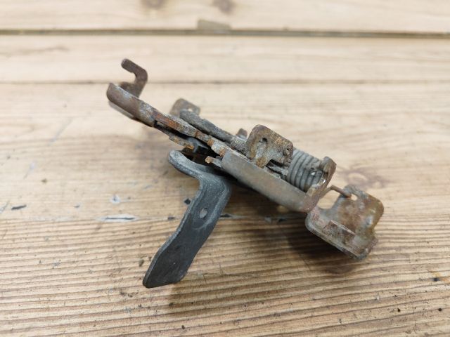 bontott MAZDA 5 Motorháztető Zárszerkezet