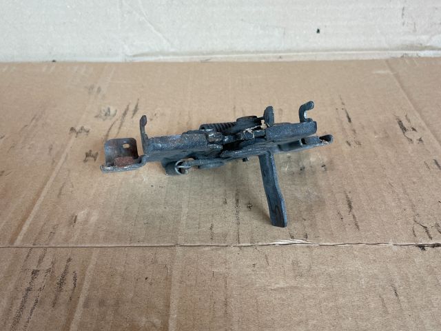 bontott MAZDA 5 Motorháztető Zárszerkezet