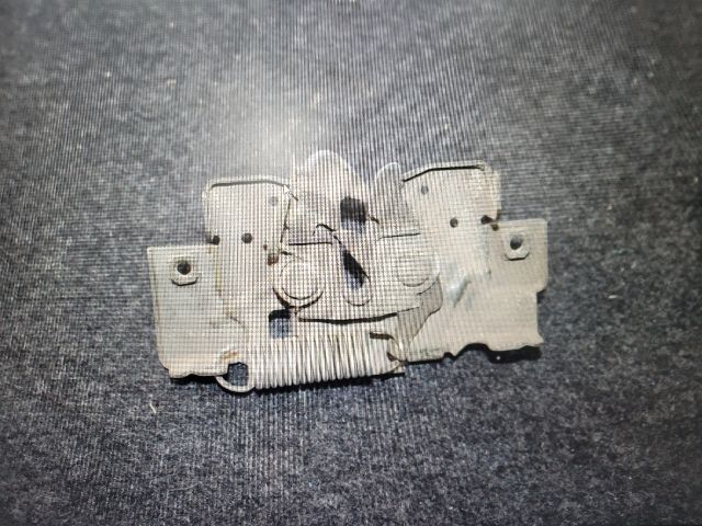 bontott MAZDA 5 Motorháztető Zárszerkezet