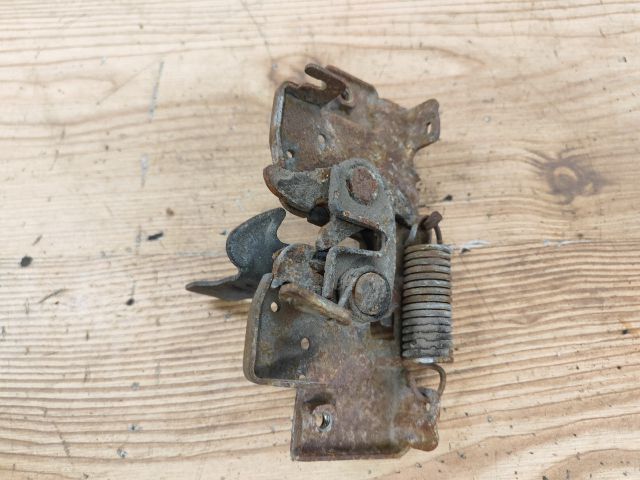 bontott MAZDA 5 Motorháztető Zárszerkezet