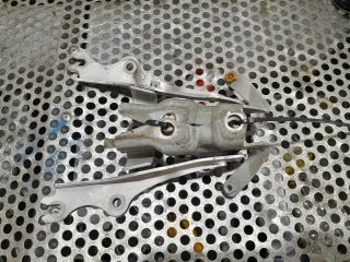 bontott MAZDA 5 Motorháztető Zsanér Pár