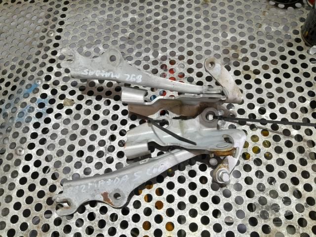 bontott MAZDA 5 Motorháztető Zsanér Pár