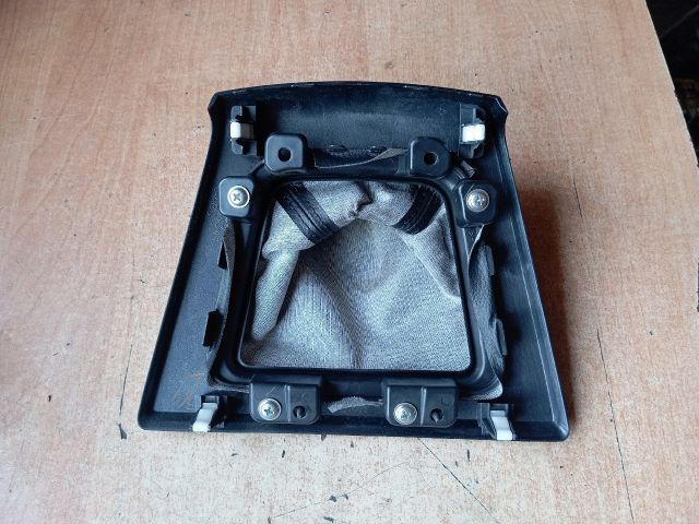 bontott MAZDA 5 Váltószoknya