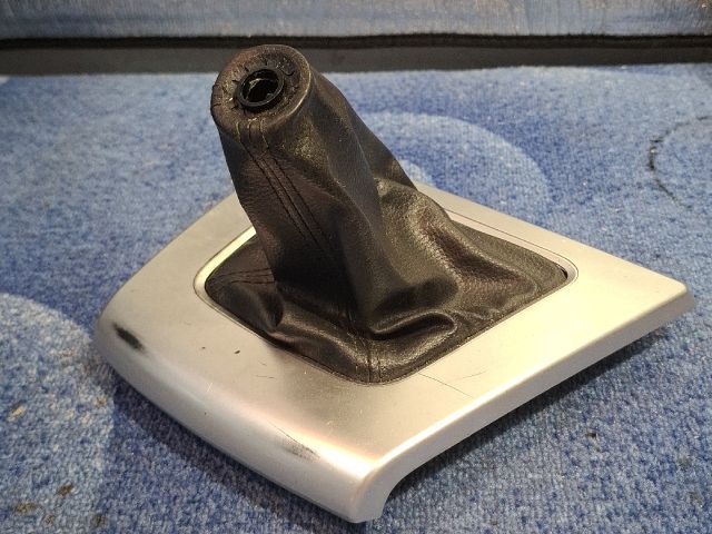 bontott MAZDA 5 Váltószoknya