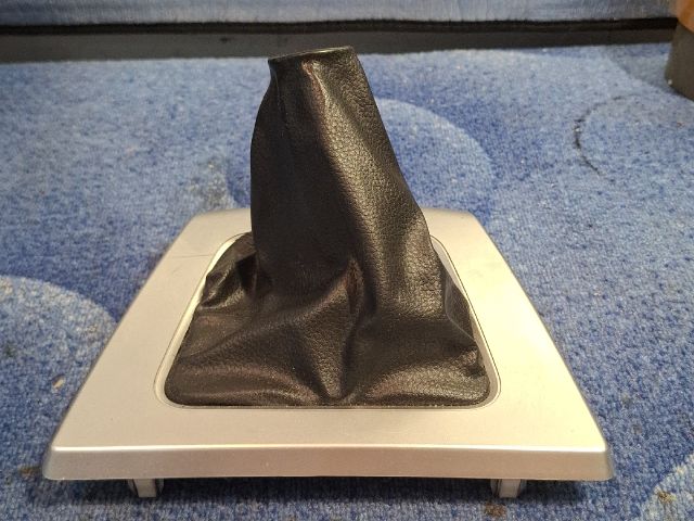 bontott MAZDA 5 Váltószoknya