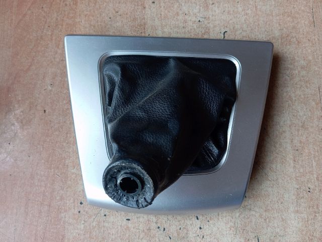 bontott MAZDA 5 Váltószoknya