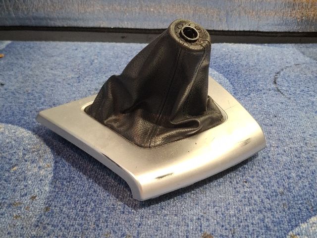 bontott MAZDA 5 Váltószoknya