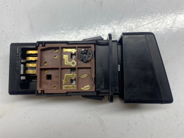 bontott MAZDA 5 Vészvillogó Kapcsoló