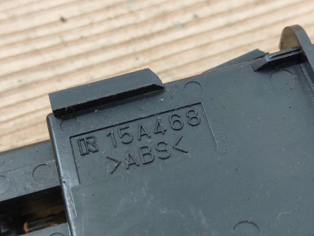 bontott MAZDA 5 Vészvillogó Kapcsoló