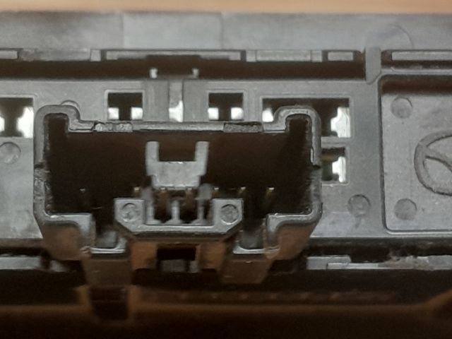 bontott MAZDA 5 Vészvillogó Kapcsoló