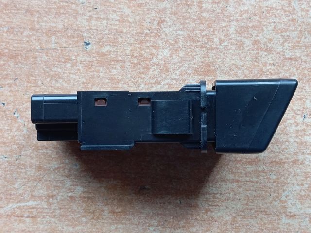 bontott MAZDA 5 Vészvillogó Kapcsoló