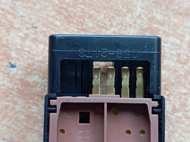 bontott MAZDA 5 Vészvillogó Kapcsoló