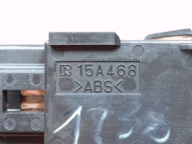 bontott MAZDA 5 Vészvillogó Kapcsoló