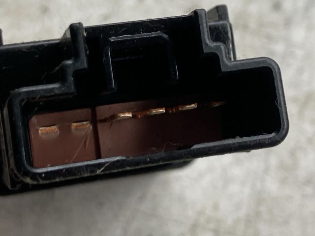 bontott MAZDA 5 Vészvillogó Kapcsoló