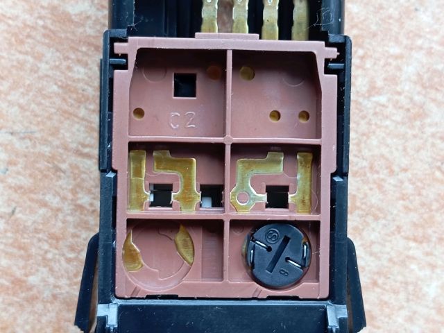 bontott MAZDA 5 Vészvillogó Kapcsoló