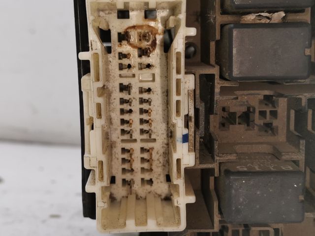 bontott MAZDA 6 Biztosítéktábla Motortér