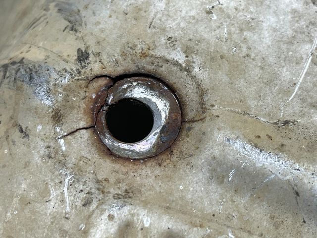 bontott MAZDA 6 Leömlő Hővédő Lemez