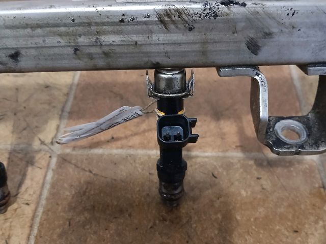 bontott MAZDA 6 Porlasztó Sor / Híd