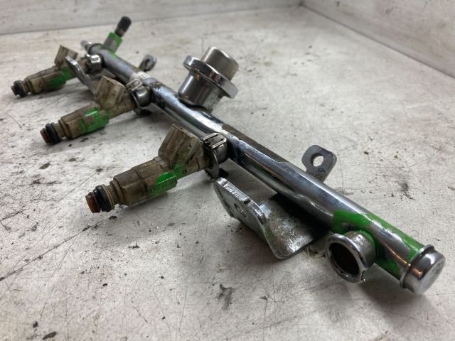 bontott MAZDA 6 Porlasztó Sor / Híd