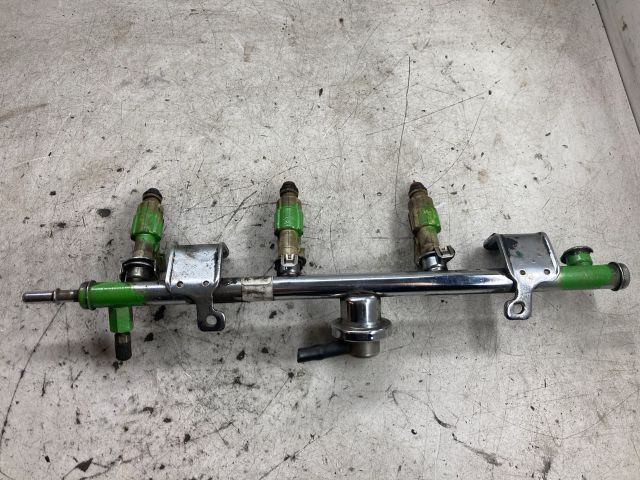 bontott MAZDA 6 Porlasztó Sor / Híd