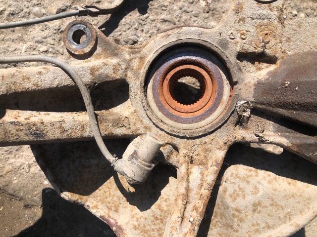 bontott MAZDA 6 Bal első Csonkállvány Kerékaggyal