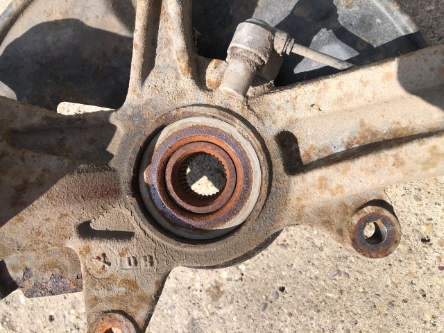 bontott MAZDA 6 Bal első Csonkállvány Kerékaggyal