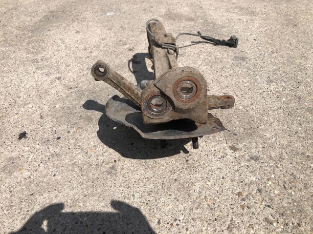 bontott MAZDA 6 Bal első Csonkállvány Kerékaggyal