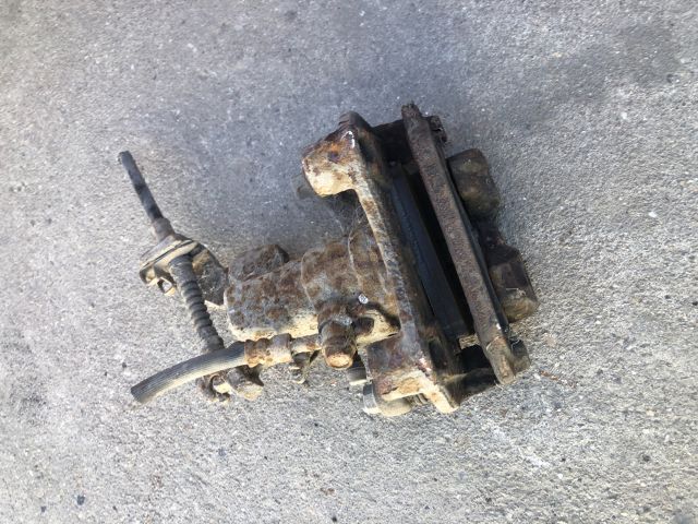 bontott MAZDA 6 Bal hátsó Féknyereg Munkahengerrel