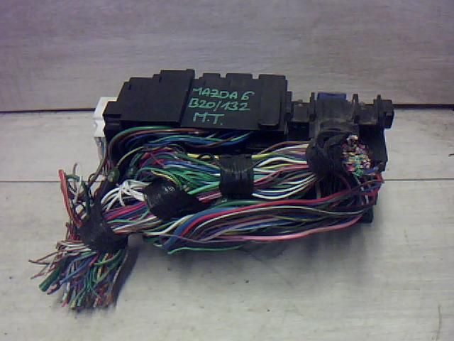 bontott MAZDA 6 Biztosítéktábla Motortér