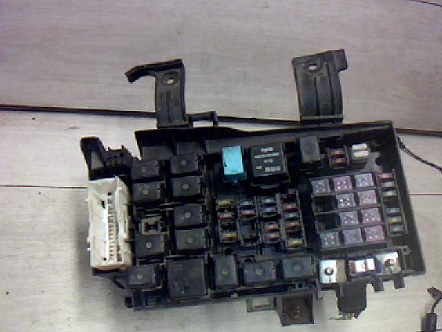 bontott MAZDA 6 Biztosítéktábla Motortér