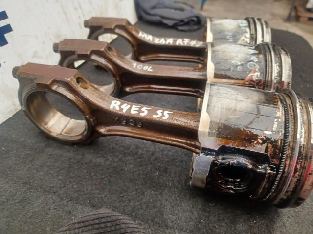 bontott MAZDA 6 Dugattyú