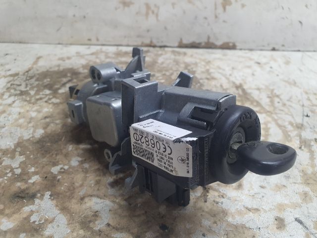 bontott MAZDA 6 Gyújtáskapcsoló Házzal