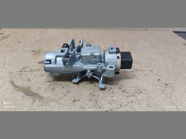 bontott MAZDA 6 Gyújtáskapcsoló Házzal