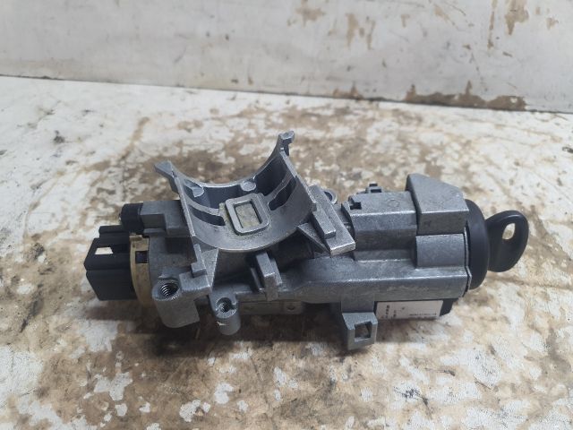 bontott MAZDA 6 Gyújtáskapcsoló Házzal