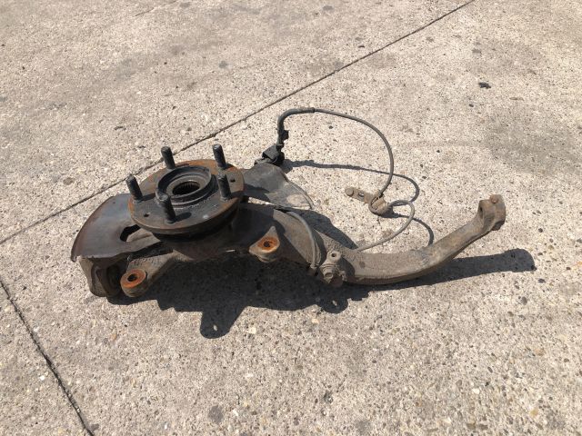 bontott MAZDA 6 Jobb első Csonkállvány Kerékaggyal