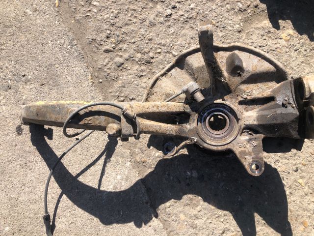 bontott MAZDA 6 Jobb első Csonkállvány Kerékaggyal