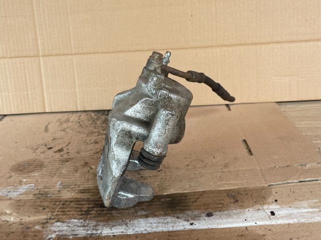 bontott MAZDA 6 Jobb első Féknyereg Munkahengerrel