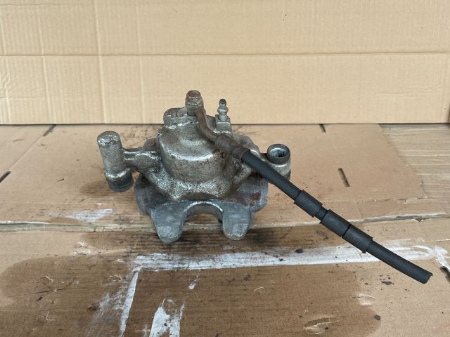 bontott MAZDA 6 Jobb első Féknyereg Munkahengerrel