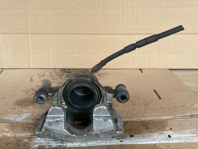 bontott MAZDA 6 Jobb első Féknyereg Munkahengerrel