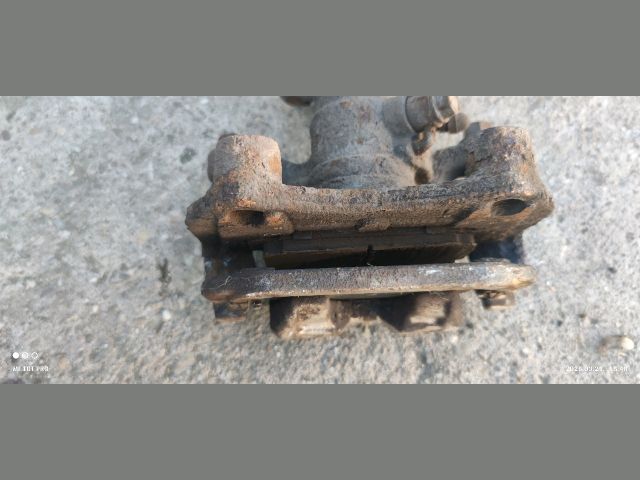 bontott MAZDA 6 Jobb hátsó Féknyereg Munkahengerrel