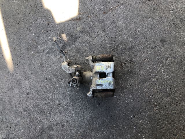 bontott MAZDA 6 Jobb hátsó Féknyereg Munkahengerrel