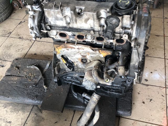 bontott MAZDA 6 Motor (Fűzött blokk hengerfejjel)