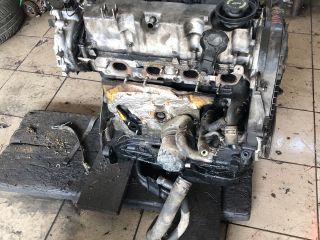 bontott MAZDA 6 Motor (Fűzött blokk hengerfejjel)