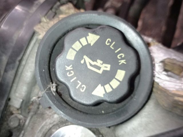 bontott MAZDA 6 Olajbeöntő Sapka