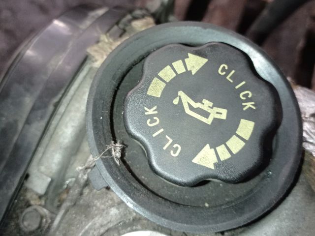 bontott MAZDA 6 Olajbeöntő Sapka