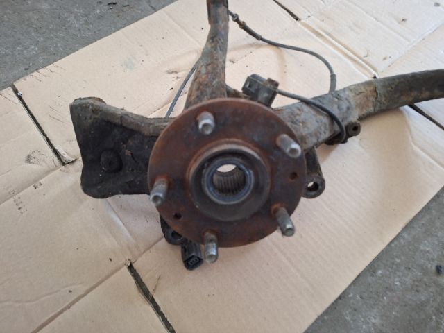 bontott MAZDA 6 Jobb első Csonkállvány Kerékaggyal