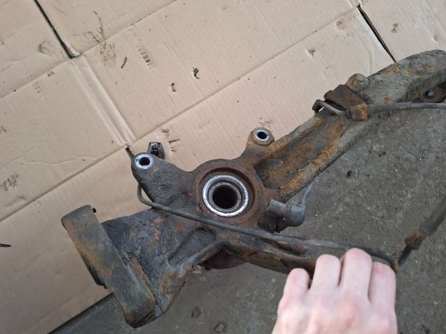 bontott MAZDA 6 Jobb első Csonkállvány Kerékaggyal