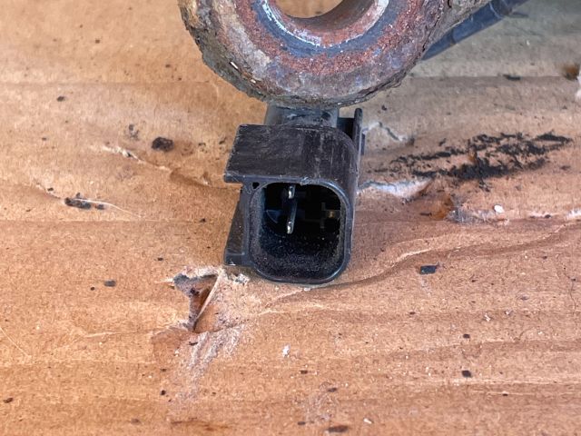 bontott MAZDA 6 Bal első Csonkállvány Kerékaggyal