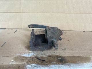 bontott MAZDA 6 Bal első Féknyereg Munkahengerrel