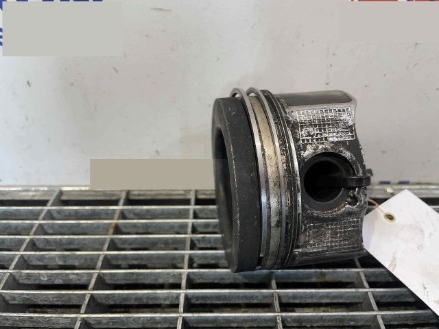 bontott MAZDA 6 Dugattyú